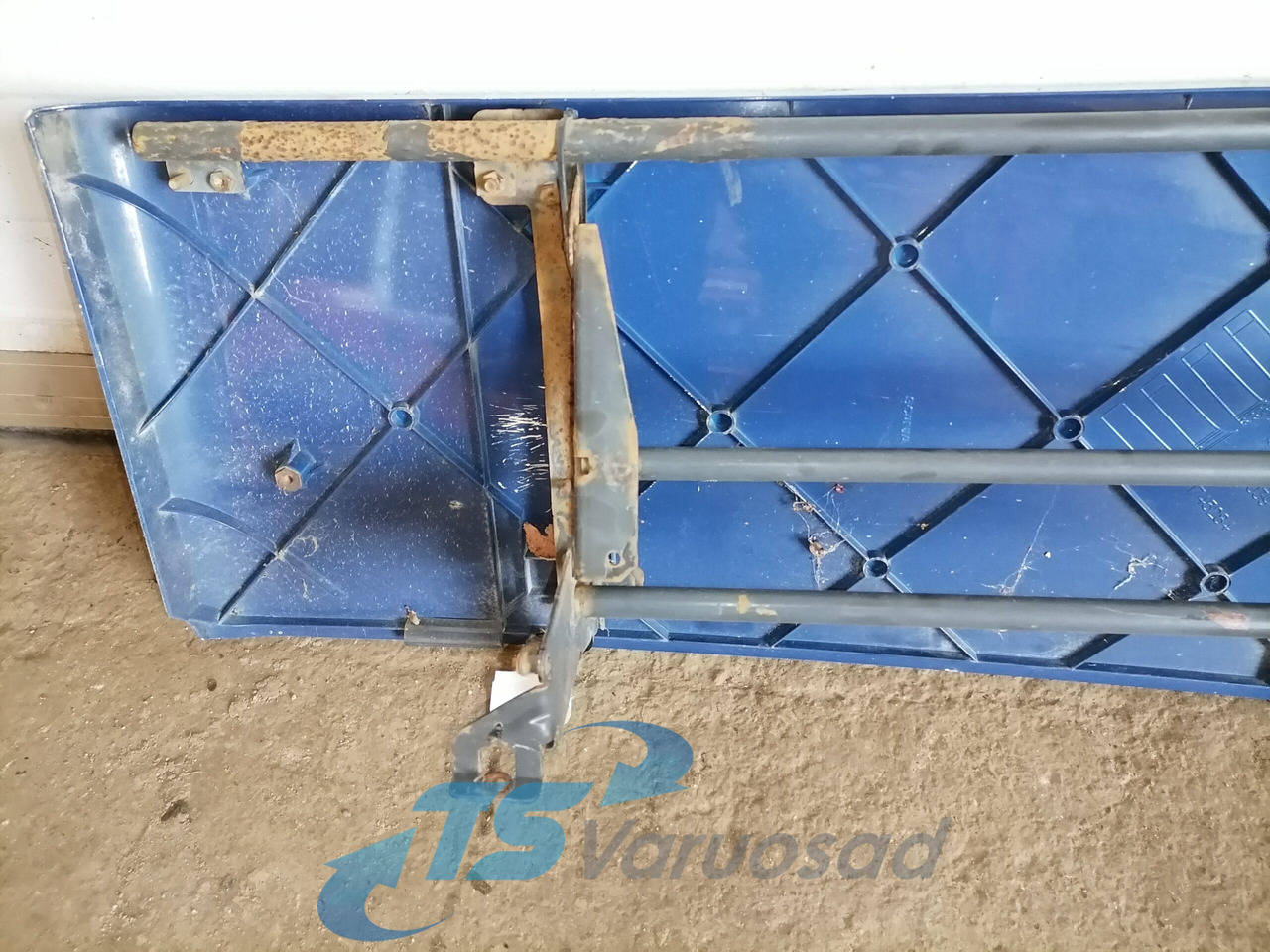 Scania Scania kabiini tuulesuunaja, vasak külg 1532460 - Aérodynamique/ Spoilers pour Camion: photos 3 Scania Scania kabiini tuulesuunaja, vasak külg 1532460 - Aérodynamique/ Spoilers pour Camion: photos 3