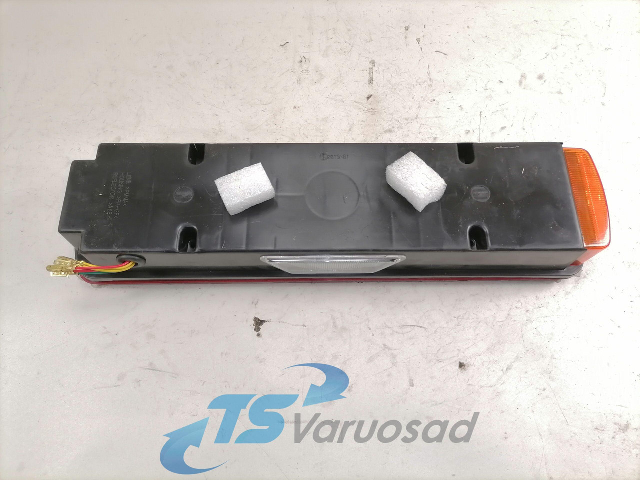 Scania Tagatuli, vasak 1504608 - Feu arrière pour Camion: photos 2 Scania Tagatuli, vasak 1504608 - Feu arrière pour Camion: photos 2