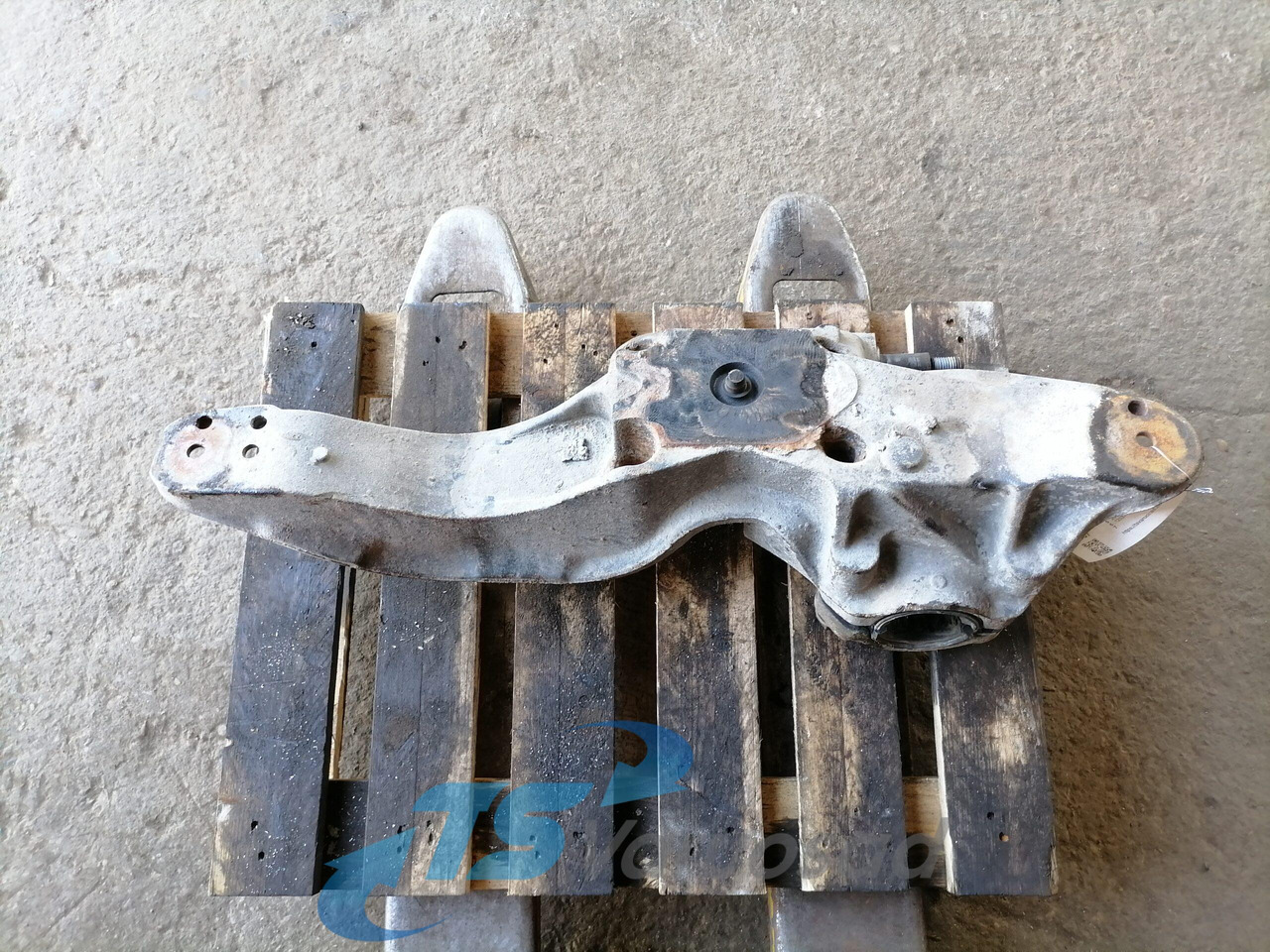 Volvo Air suspension bracket 21196819 - Essieu et pièces pour Camion: photos 3 Volvo Air suspension bracket 21196819 - Essieu et pièces pour Camion: photos 3