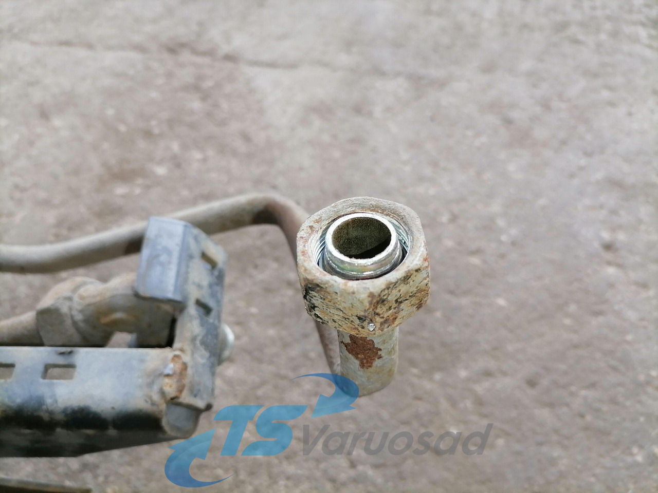 Volvo Battery box 82242391 - Accumulateur pour Camion: photos 5 Volvo Battery box 82242391 - Accumulateur pour Camion: photos 5