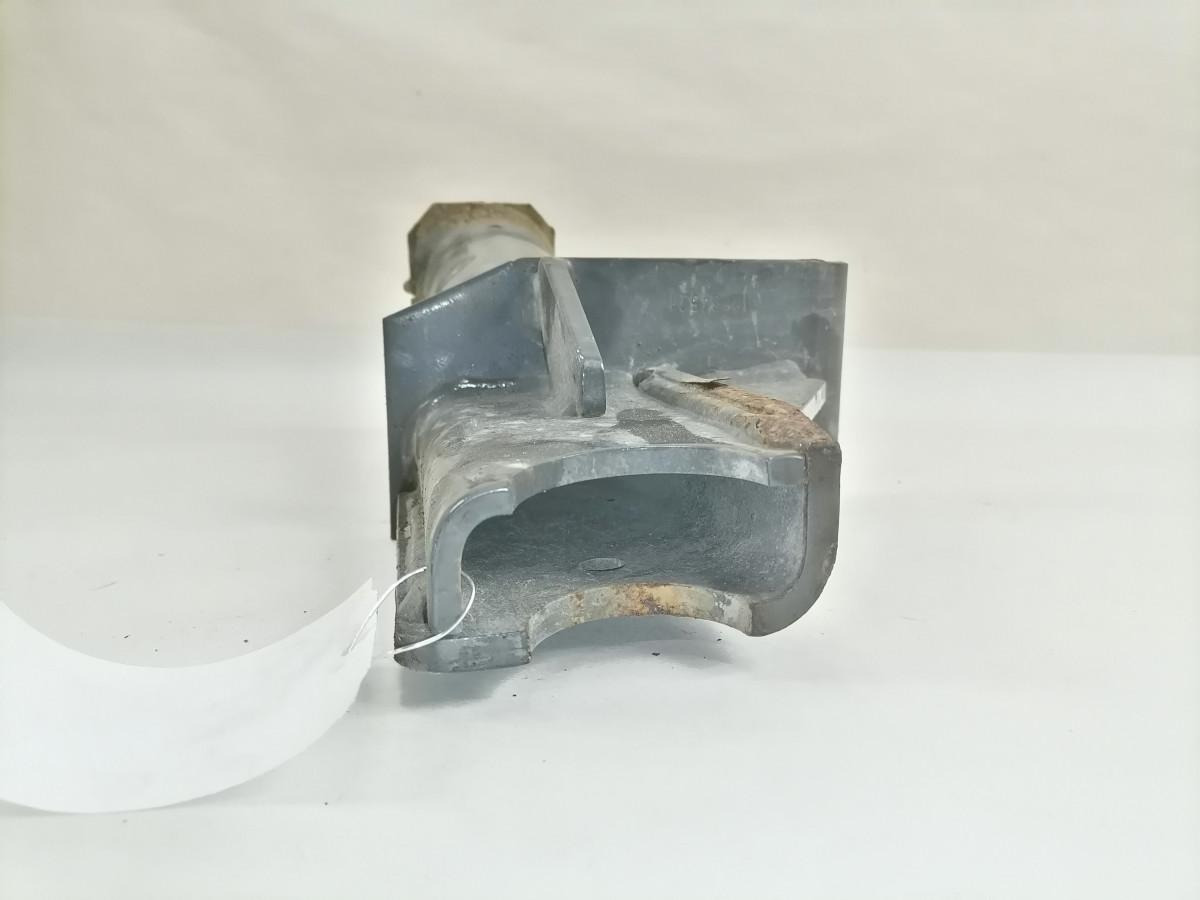 Volvo Bumper bracket 82943981 - Pare-chocs pour Camion: photos 4 Volvo Bumper bracket 82943981 - Pare-chocs pour Camion: photos 4