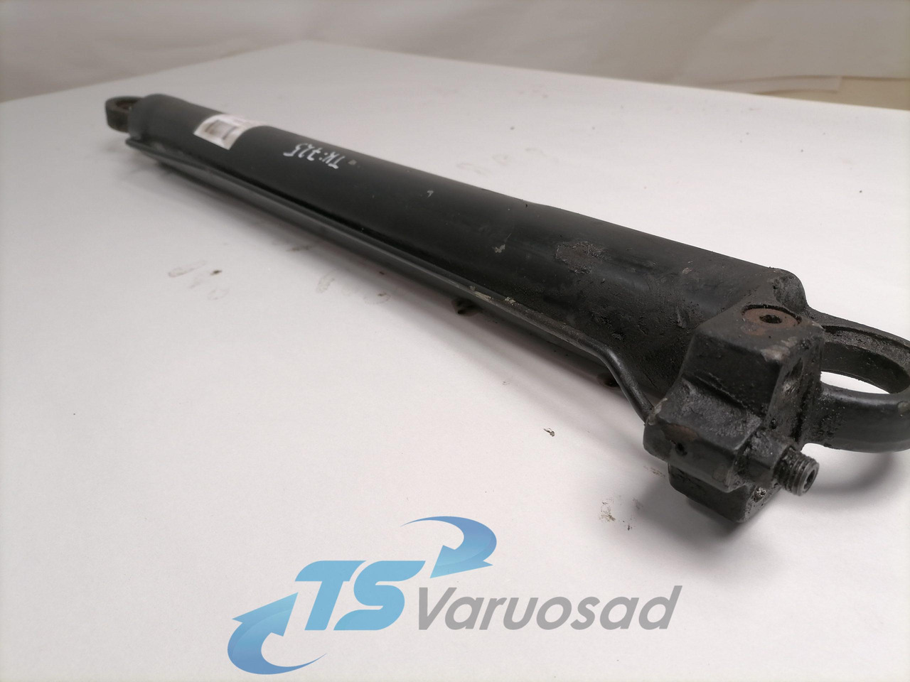 Volvo Cab tilting cylinder 3198842 - Suspension de cabine pour Camion: photos 2 Volvo Cab tilting cylinder 3198842 - Suspension de cabine pour Camion: photos 2