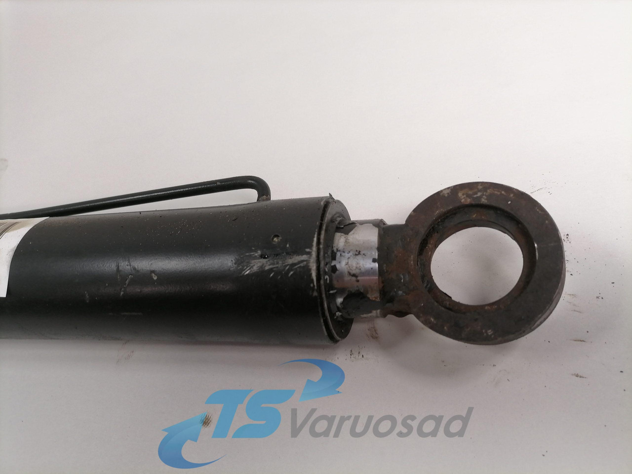 Volvo Cab tilting cylinder 3198842 - Suspension de cabine pour Camion: photos 4 Volvo Cab tilting cylinder 3198842 - Suspension de cabine pour Camion: photos 4