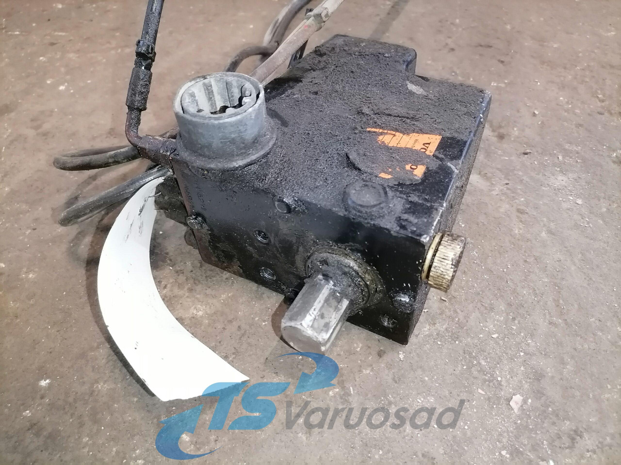 Volvo Cab tilting pump 20455262 - Suspension de cabine pour Camion: photos 3 Volvo Cab tilting pump 20455262 - Suspension de cabine pour Camion: photos 3