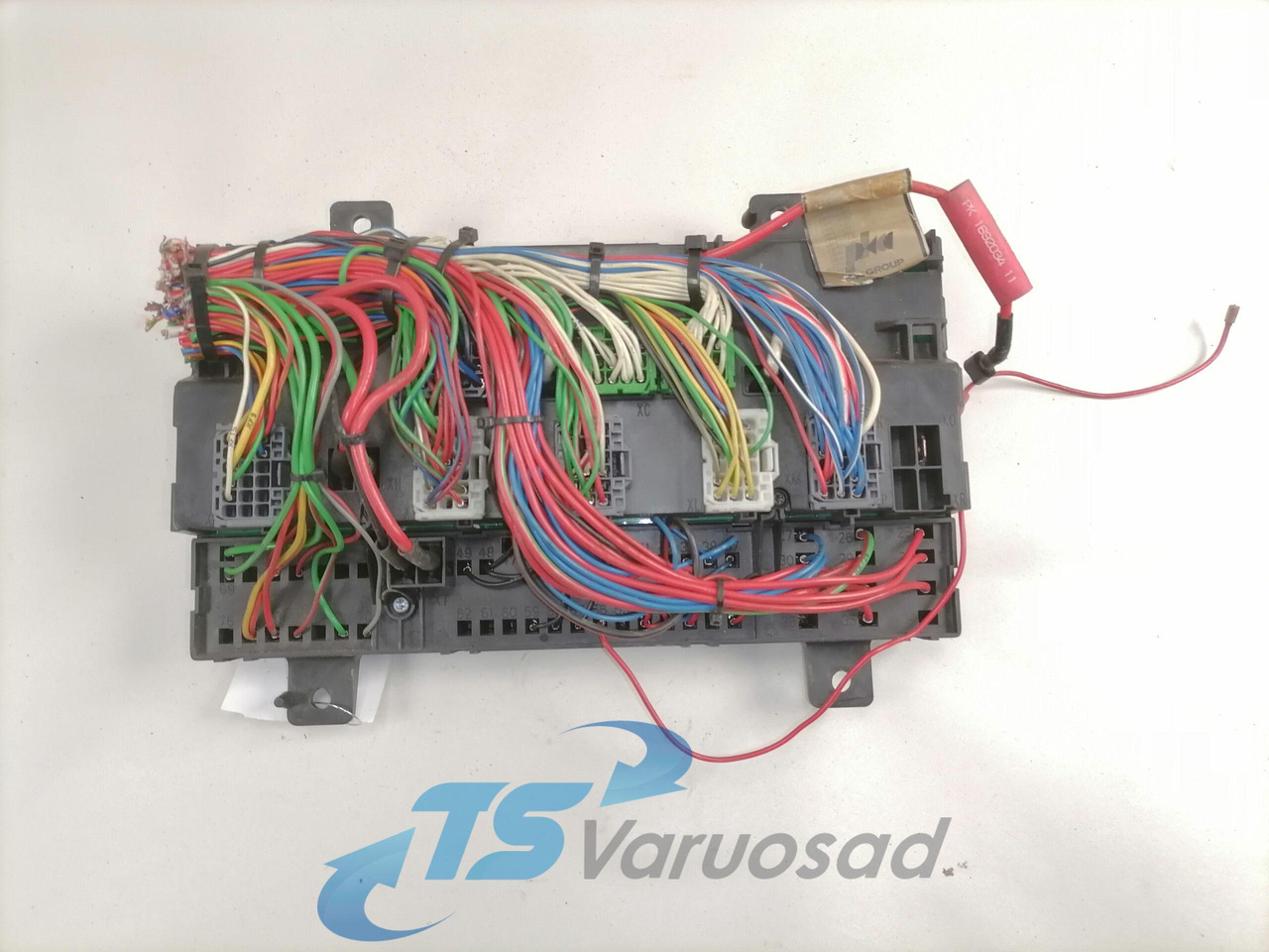 Volvo Central electric unit 20476480 - Fusible pour Camion: photos 3 Volvo Central electric unit 20476480 - Fusible pour Camion: photos 3