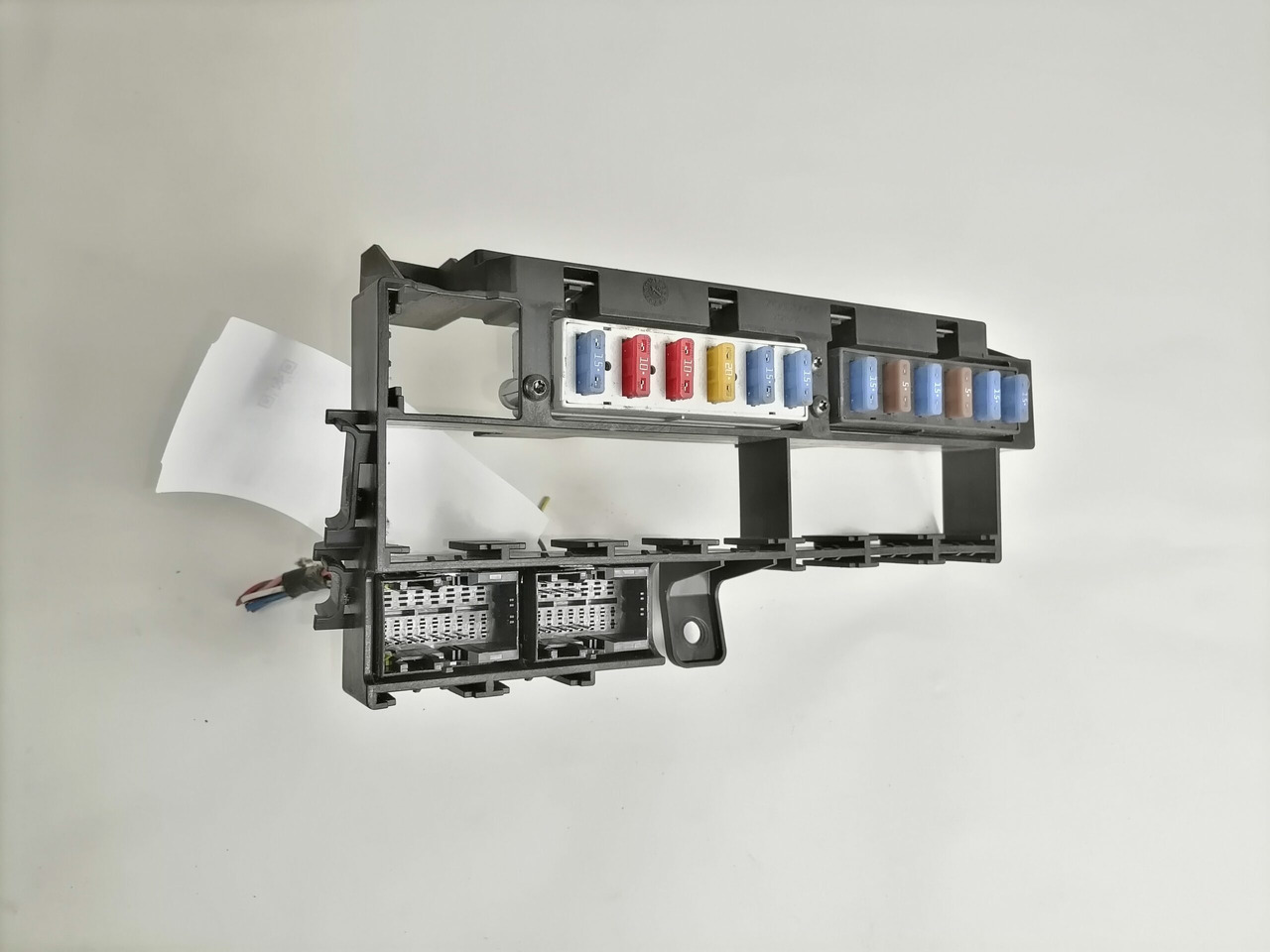 Volvo Central electric unit 21218495 - Fusible pour Camion: photos 1 Volvo Central electric unit 21218495 - Fusible pour Camion: photos 1