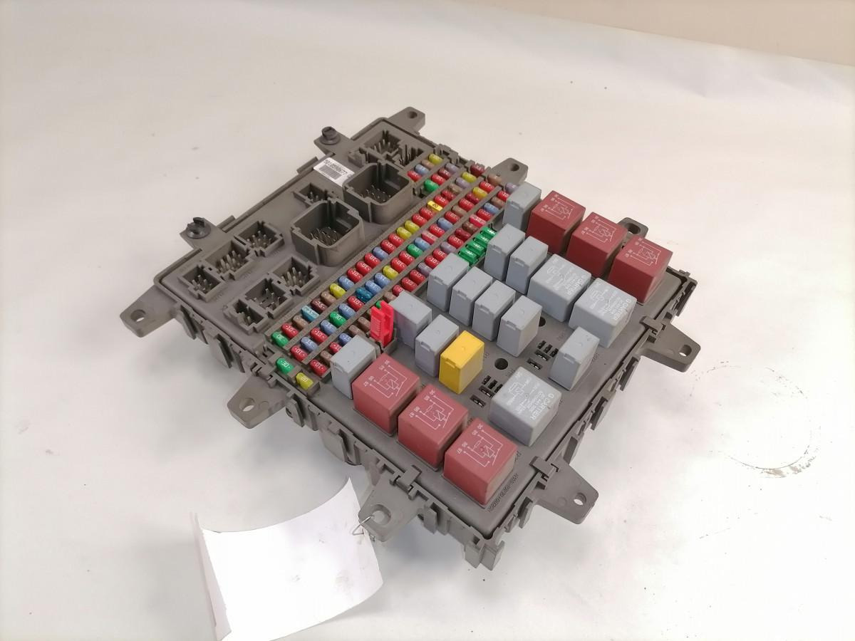 Volvo Central electric unit 5010590677 - Fusible pour Camion: photos 2 Volvo Central electric unit 5010590677 - Fusible pour Camion: photos 2