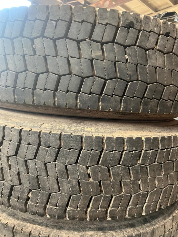 Volvo Continental HDR2 295/80R22.5 29580R225 - Pneus et jantes pour Camion: photos 4 Volvo Continental HDR2 295/80R22.5 29580R225 - Pneus et jantes pour Camion: photos 4