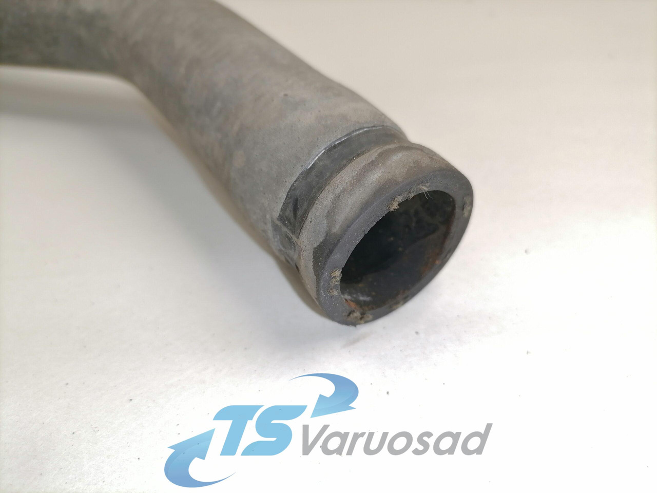 Volvo Cooling pipe 21242536 - Système de refroidissement pour Camion: photos 2 Volvo Cooling pipe 21242536 - Système de refroidissement pour Camion: photos 2