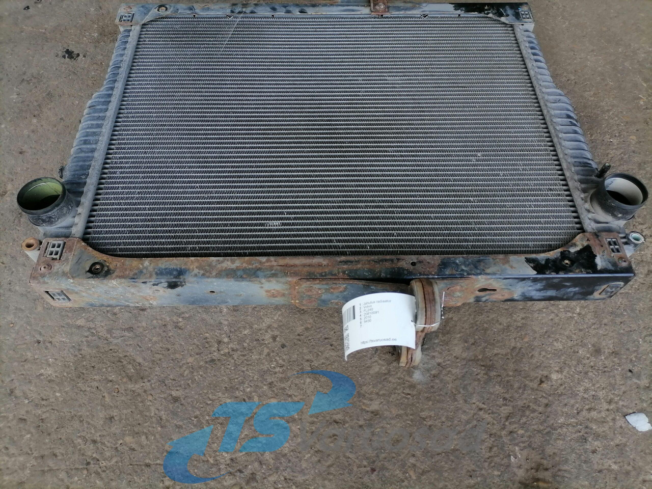 Volvo Cooling radiator 20810091 - Radiateur pour Camion: photos 3 Volvo Cooling radiator 20810091 - Radiateur pour Camion: photos 3