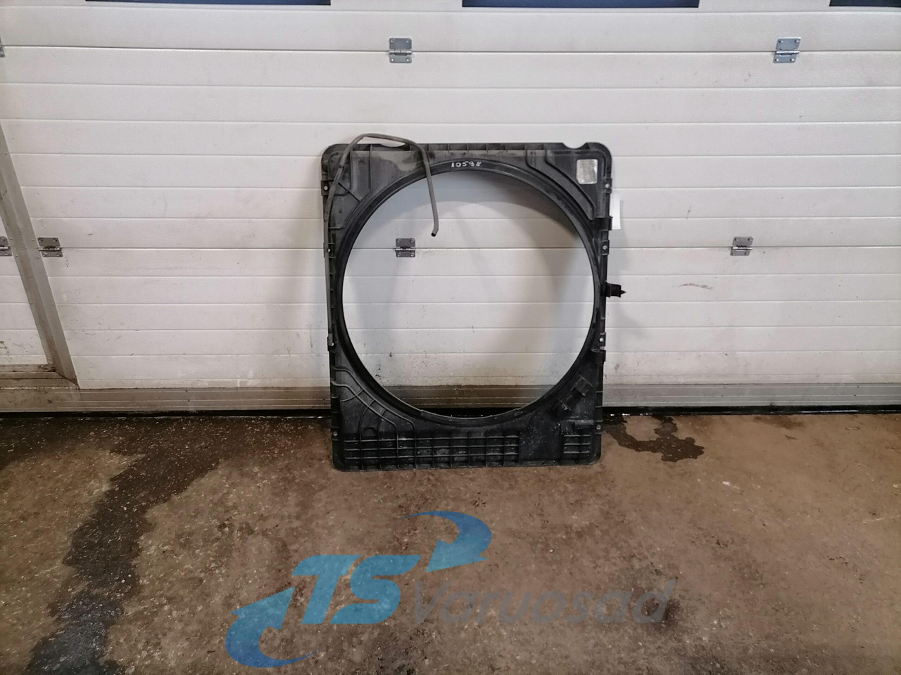 Volvo Fan shroud 22060183 - Radiateur pour Camion: photos 1 Volvo Fan shroud 22060183 - Radiateur pour Camion: photos 1