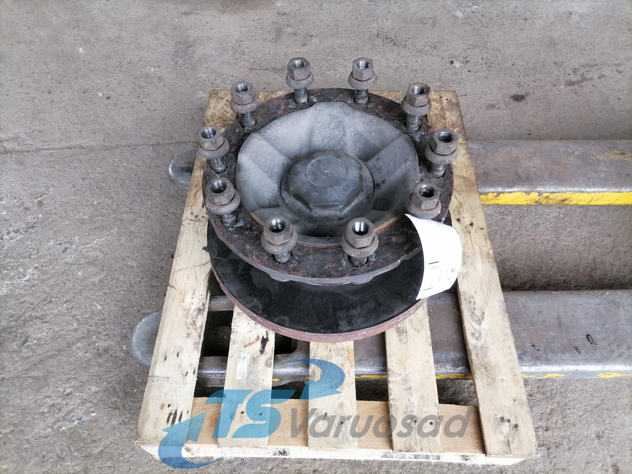 Volvo First wheel hub 21116583 - Moyeu pour Camion: photos 1 Volvo First wheel hub 21116583 - Moyeu pour Camion: photos 1