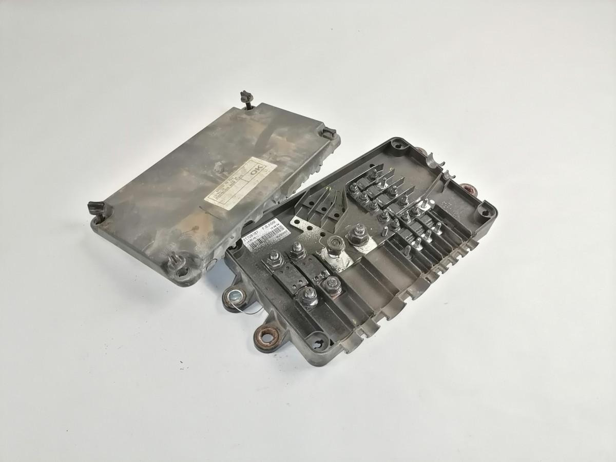 Volvo Fuse box 21728187 - Fusible pour Camion: photos 2 Volvo Fuse box 21728187 - Fusible pour Camion: photos 2