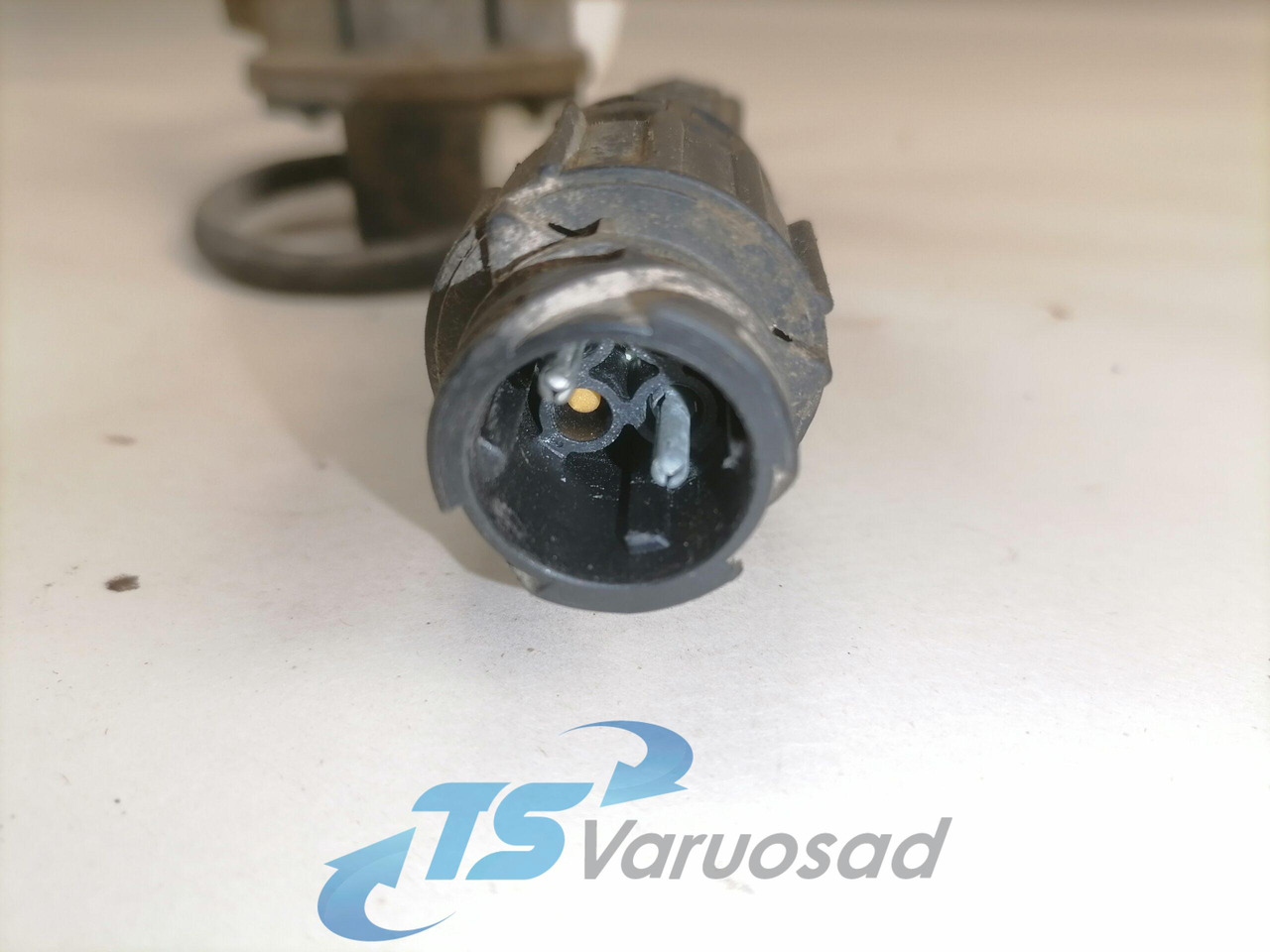 Volvo Kabiini tõstemehhanismi lüliti 20429430 - Suspension de cabine pour Camion: photos 2 Volvo Kabiini tõstemehhanismi lüliti 20429430 - Suspension de cabine pour Camion: photos 2