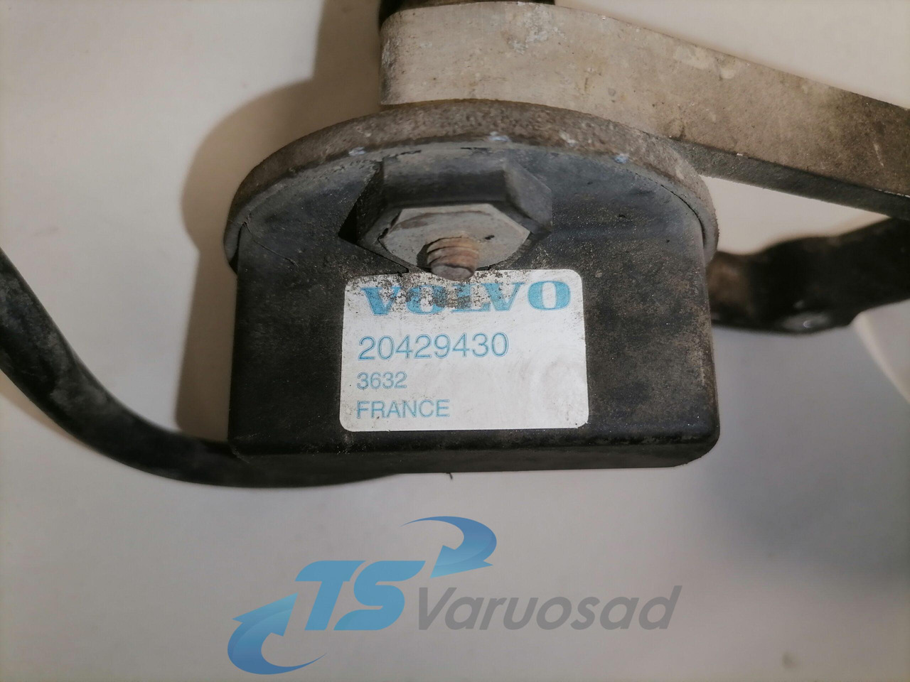 Volvo Kabiini tõstemehhanismi lüliti 20429430 - Suspension de cabine pour Camion: photos 4 Volvo Kabiini tõstemehhanismi lüliti 20429430 - Suspension de cabine pour Camion: photos 4