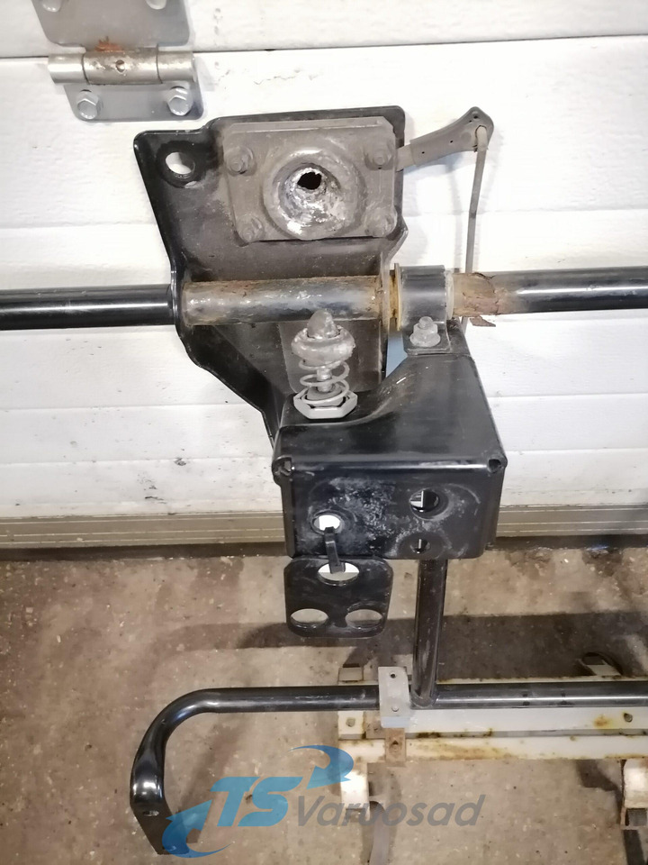 Volvo Kabiini tuulesuunaja kandur 82211420 - Pièce universelle pour Camion: photos 5 Volvo Kabiini tuulesuunaja kandur 82211420 - Pièce universelle pour Camion: photos 5