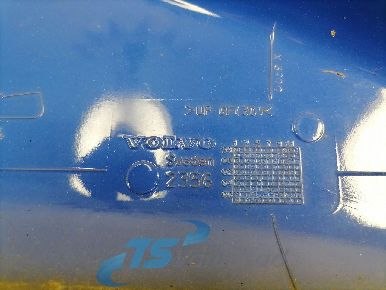 Volvo Kabiini tuulesuunaja, ülemine vasak 3175174 - Aérodynamique/ Spoilers pour Camion: photos 3 Volvo Kabiini tuulesuunaja, ülemine vasak 3175174 - Aérodynamique/ Spoilers pour Camion: photos 3