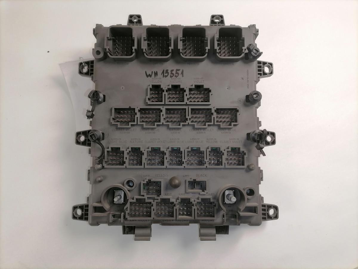 Volvo Kaitsmepaneel 7421045777 - Fusible pour Camion: photos 4 Volvo Kaitsmepaneel 7421045777 - Fusible pour Camion: photos 4