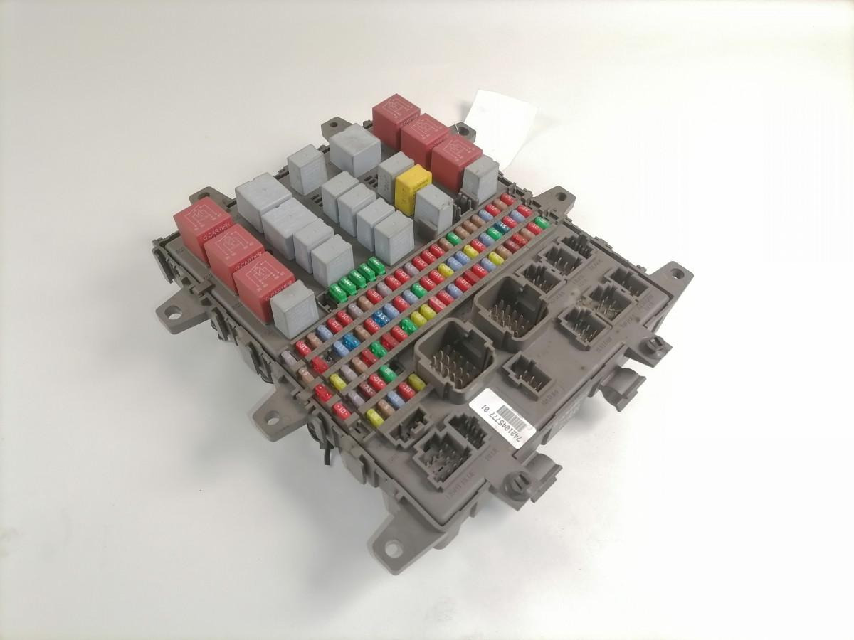 Volvo Kaitsmepaneel 7421045777 - Fusible pour Camion: photos 2 Volvo Kaitsmepaneel 7421045777 - Fusible pour Camion: photos 2