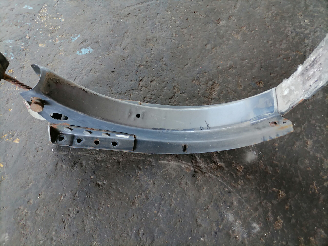 Volvo Kütusepaagi kandur, Volvo 20526488 - Réservoir de carburant pour Camion: photos 4 Volvo Kütusepaagi kandur, Volvo 20526488 - Réservoir de carburant pour Camion: photos 4