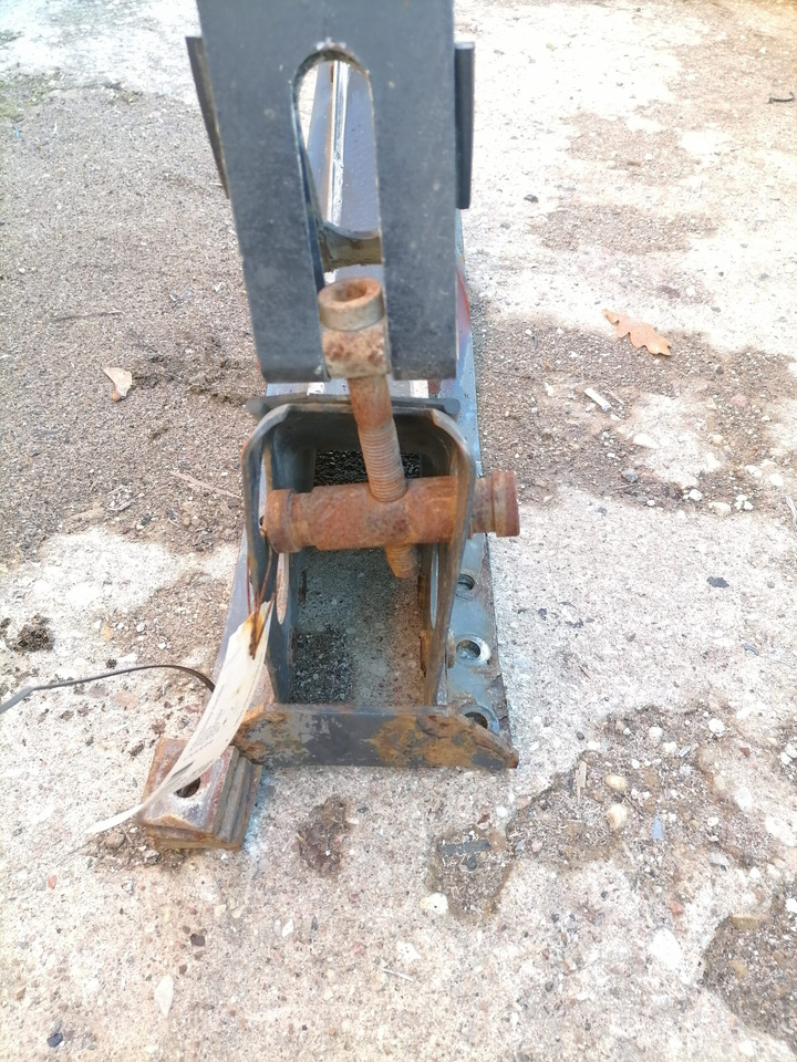 Volvo Kütusepaagi kandur, Volvo 20721537 - Réservoir de carburant pour Camion: photos 4 Volvo Kütusepaagi kandur, Volvo 20721537 - Réservoir de carburant pour Camion: photos 4