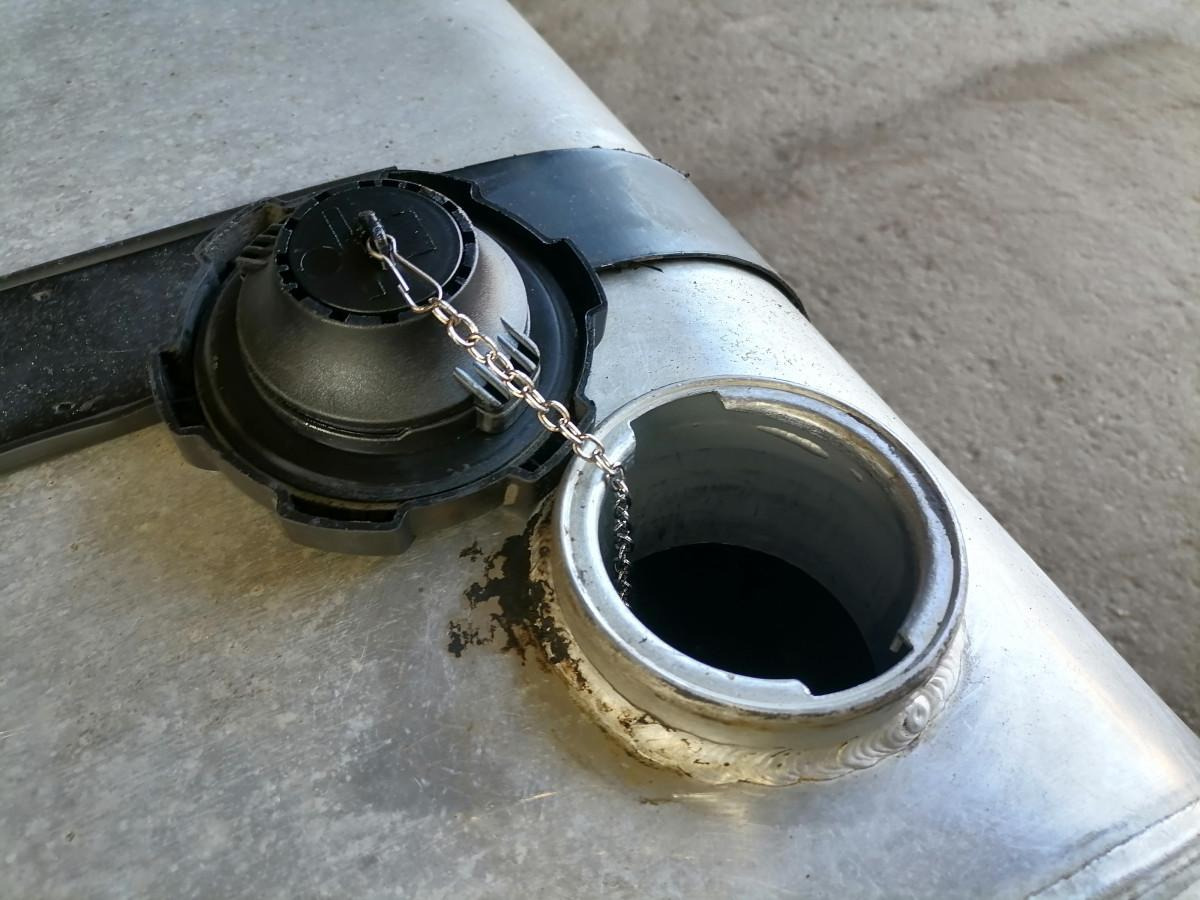 Volvo Kütusepaak 310L 20504488 - Réservoir de carburant pour Camion: photos 3 Volvo Kütusepaak 310L 20504488 - Réservoir de carburant pour Camion: photos 3