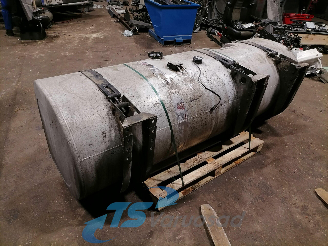 Volvo Kütusepaak 900L 21442022 - Réservoir de carburant pour Camion: photos 4 Volvo Kütusepaak 900L 21442022 - Réservoir de carburant pour Camion: photos 4