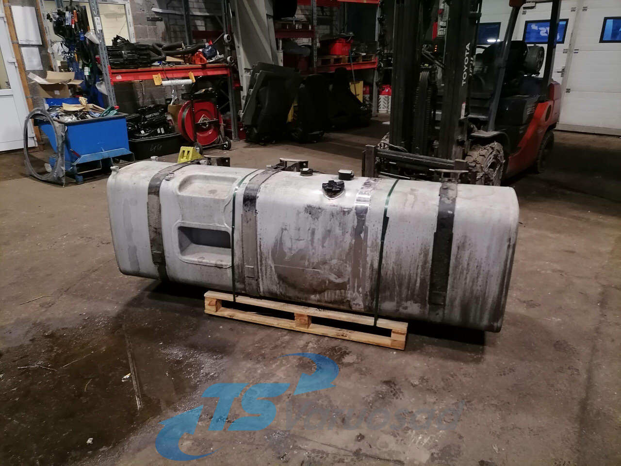 Volvo Kütusepaak 900L 21442022 - Réservoir de carburant pour Camion: photos 1 Volvo Kütusepaak 900L 21442022 - Réservoir de carburant pour Camion: photos 1