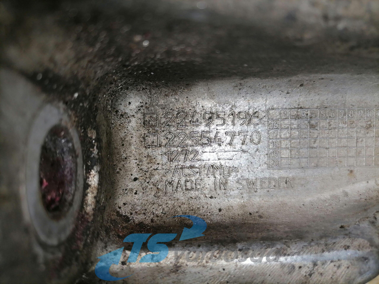 Volvo Muffler carrier 22495196 - Silencieux pour Camion: photos 4 Volvo Muffler carrier 22495196 - Silencieux pour Camion: photos 4