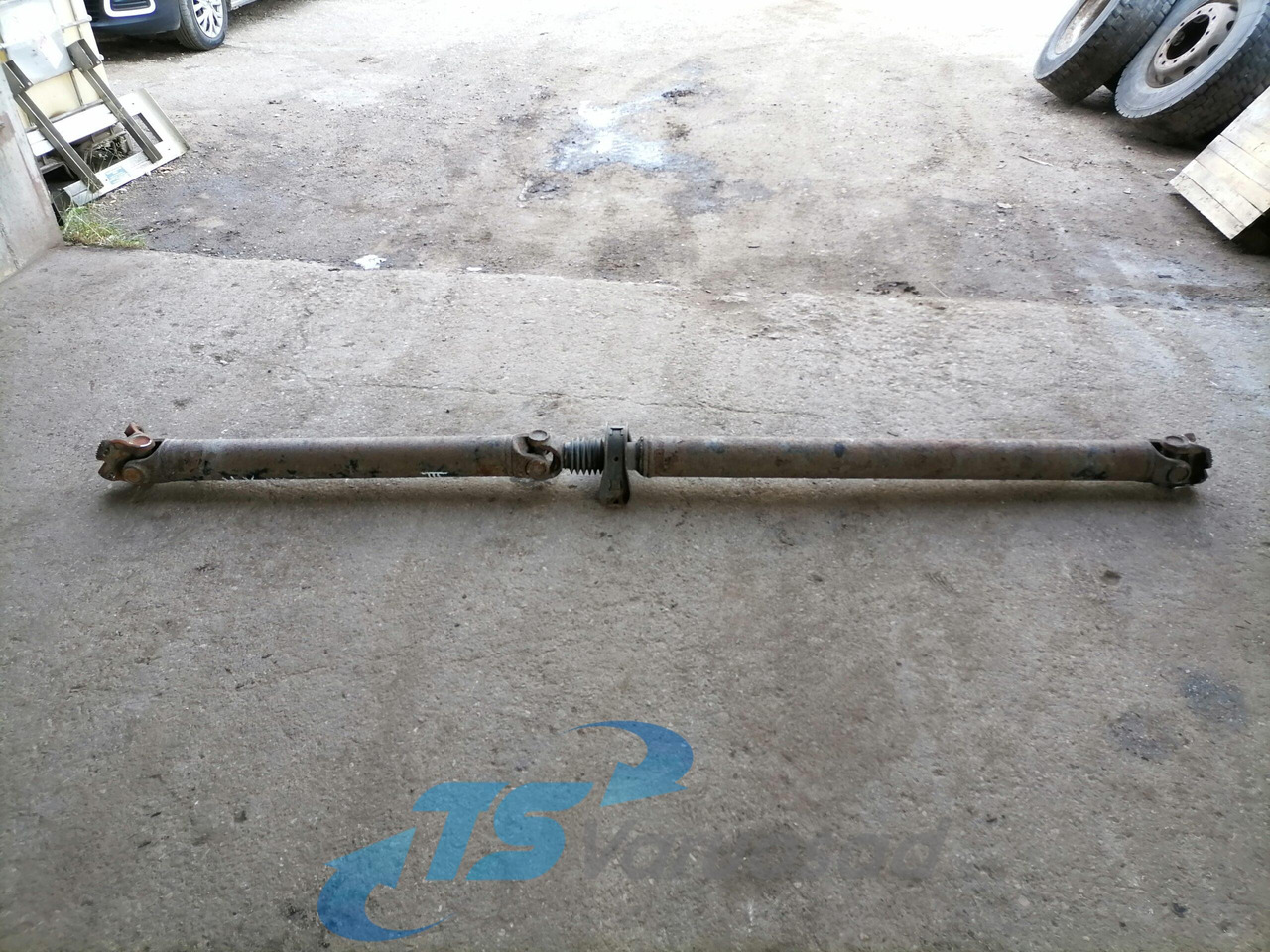 Volvo Propeller shaft 20735186 - Arbre à cardan pour Camion: photos 1 Volvo Propeller shaft 20735186 - Arbre à cardan pour Camion: photos 1