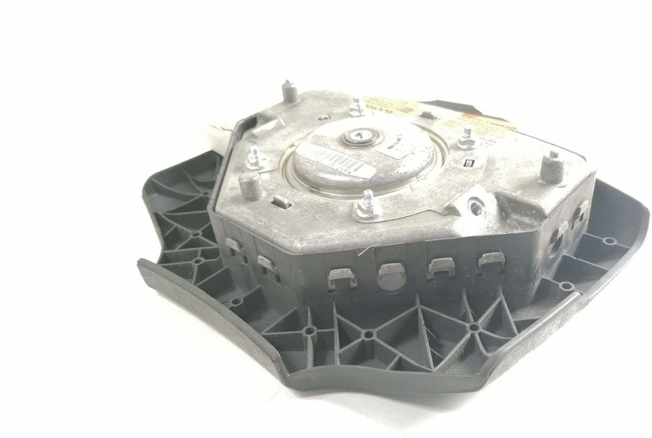 Volvo Rooli keskmine kate / airbag 20360939 - Commande de gouvernail pour Camion: photos 2 Volvo Rooli keskmine kate / airbag 20360939 - Commande de gouvernail pour Camion: photos 2
