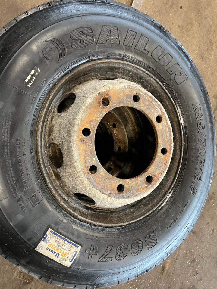 Volvo Sailun S637+ 285/70 R19,5 28570R195 - Pneus et jantes pour Camion: photos 4 Volvo Sailun S637+ 285/70 R19,5 28570R195 - Pneus et jantes pour Camion: photos 4