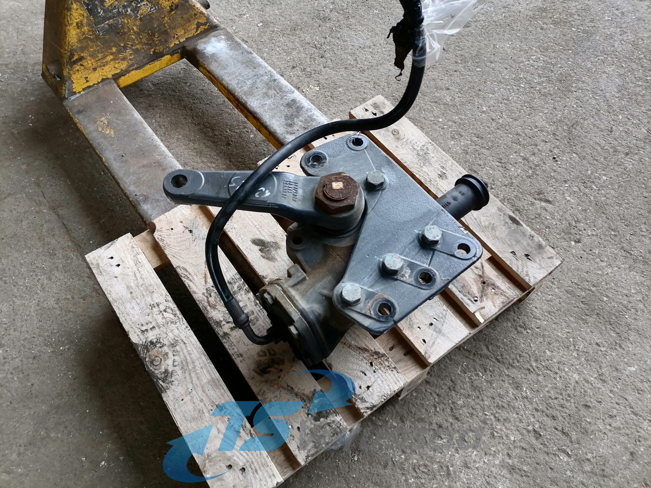 Volvo Steering box 21162023 - Boîtier de direction pour Camion: photos 3 Volvo Steering box 21162023 - Boîtier de direction pour Camion: photos 3
