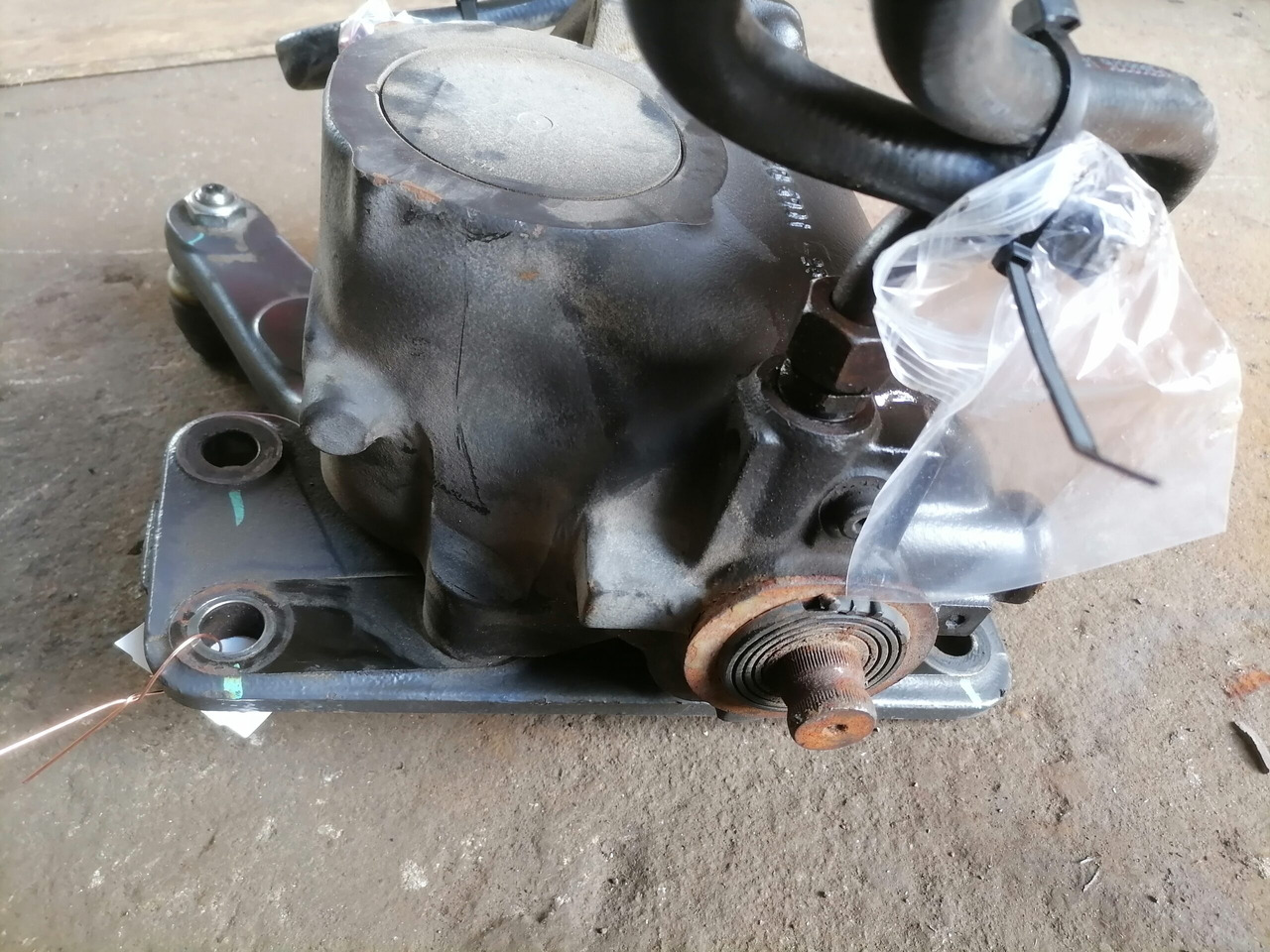 Volvo Steering box 21466592 - Boîtier de direction pour Camion: photos 3 Volvo Steering box 21466592 - Boîtier de direction pour Camion: photos 3