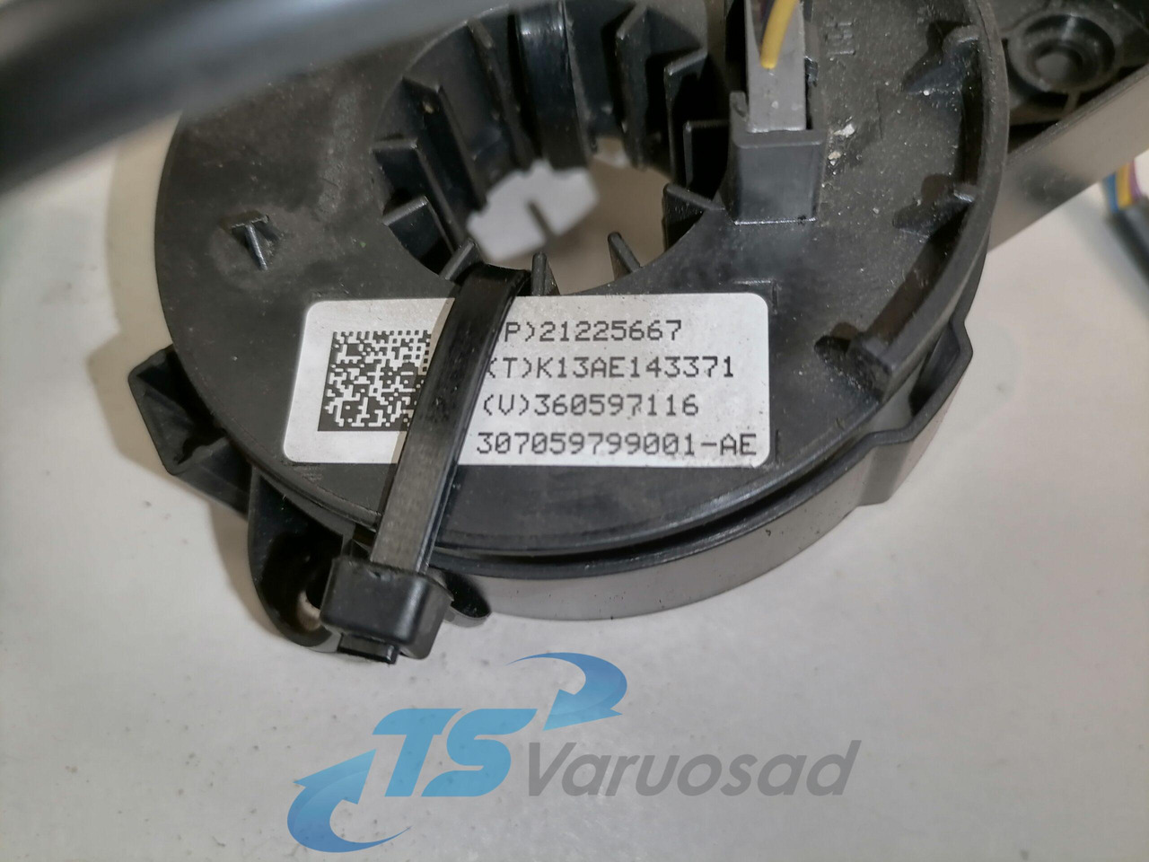 Volvo Steering cable 21225667 - Commande de gouvernail pour Camion: photos 2 Volvo Steering cable 21225667 - Commande de gouvernail pour Camion: photos 2