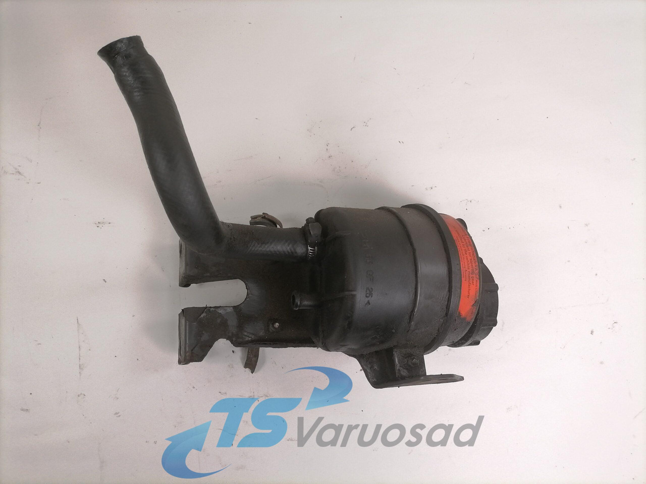 Volvo Steering oil tank+ bracket 20495075 - Tuyau de direction pour Camion: photos 2 Volvo Steering oil tank+ bracket 20495075 - Tuyau de direction pour Camion: photos 2