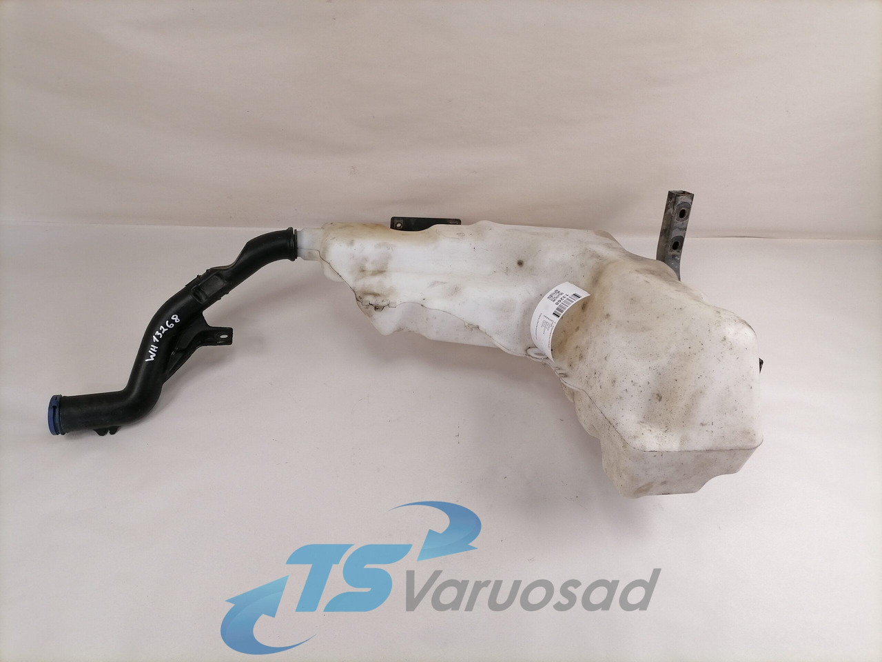 Volvo Windscreen washer fluid tank 84092259 - Essuie-glace pour Camion: photos 5 Volvo Windscreen washer fluid tank 84092259 - Essuie-glace pour Camion: photos 5
