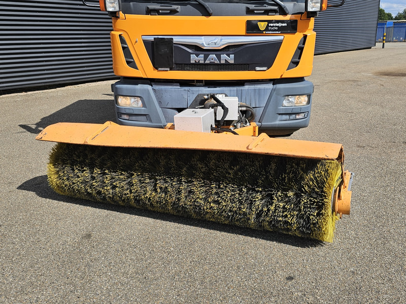 Balayeuse de voirie MAN TGM 15.240 BL / TIPPER / DOKA / VEEG / SWEEPER: photos 8