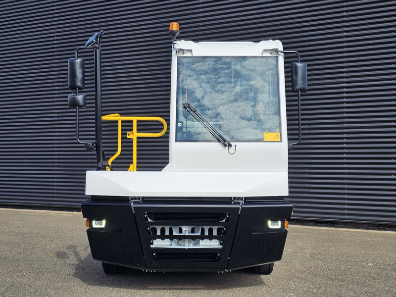 Terberg YT193 / !!NEW!! / TERMINAL / RANGEERTREKKER - Tracteur portuaire: photos 3 Terberg YT193 / !!NEW!! / TERMINAL / RANGEERTREKKER - Tracteur portuaire: photos 3