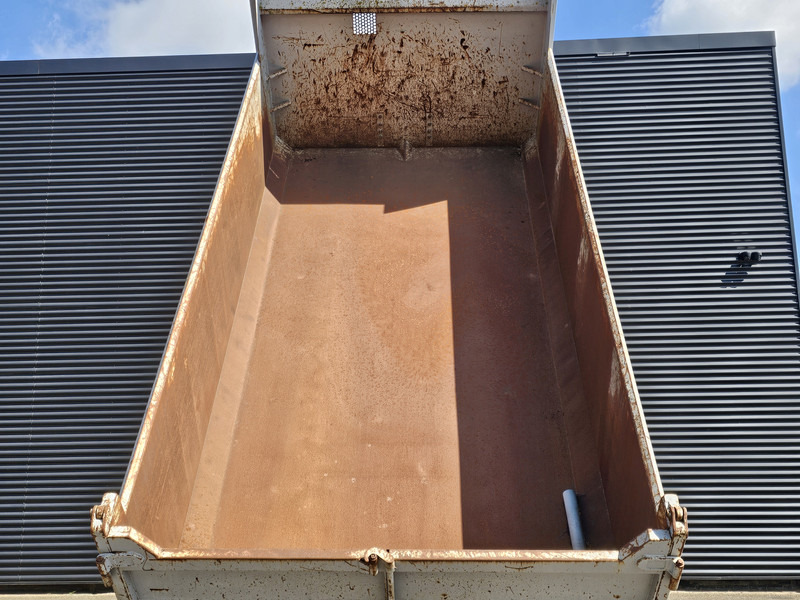 MAN TGA 26.440 / TIPPER - TRACTOR COMBI /6x4 / SPRING / BIG AXLE - Tracteur routier: photos 3 MAN TGA 26.440 / TIPPER - TRACTOR COMBI /6x4 / SPRING / BIG AXLE - Tracteur routier: photos 3