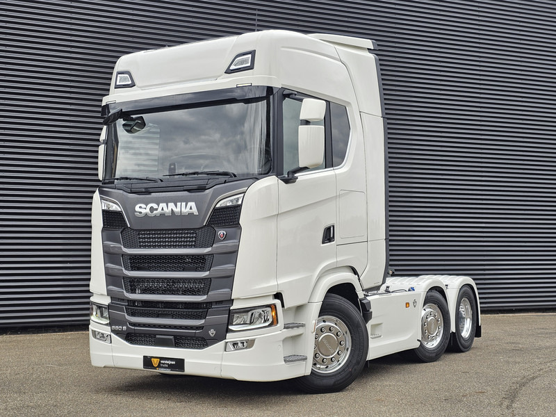 Scania S660 V8 6x2/4 / 2 x PTO / PARKING COOLER / FULL AIR - Tracteur routier: photos 1 Scania S660 V8 6x2/4 / 2 x PTO / PARKING COOLER / FULL AIR - Tracteur routier: photos 1
