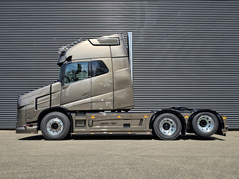 Tracteur routier Volvo VT5 AERO 780 XXL / 6x2 TORPEDO / BOOGIE / SPECIAL / SHOW: photos 10