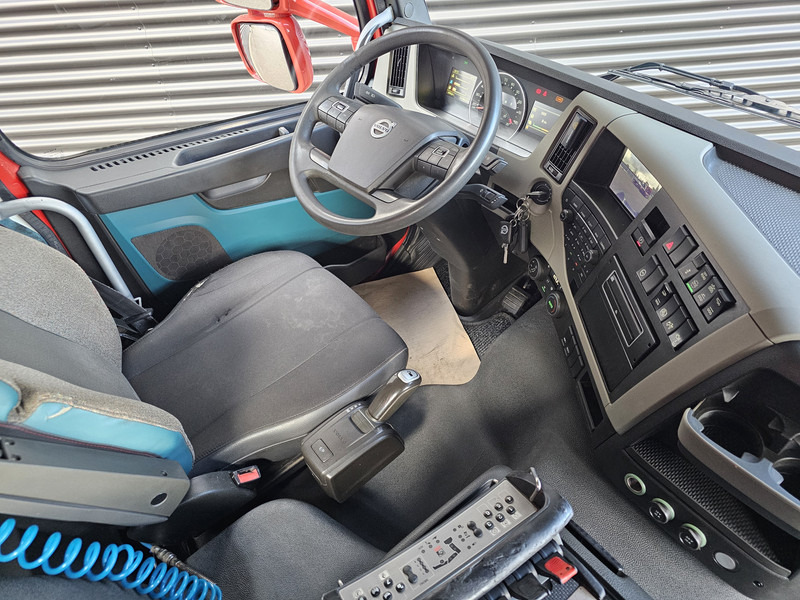 Camion grue Volvo FM 420 8x2 / HIAB HOOKLIFT + 30 t/m CRANE - KRAN: photos 16 Camion grue Volvo FM 420 8x2 / HIAB HOOKLIFT + 30 t/m CRANE - KRAN: photos 16