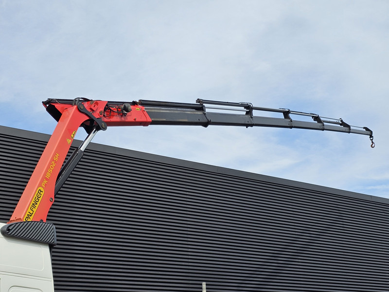 Volvo FM420 4x2 / PALFINGER 18502 - 17 mtr / CRANE / KRAN - Camion grue: photos 4 Volvo FM420 4x2 / PALFINGER 18502 - 17 mtr / CRANE / KRAN - Camion grue: photos 4