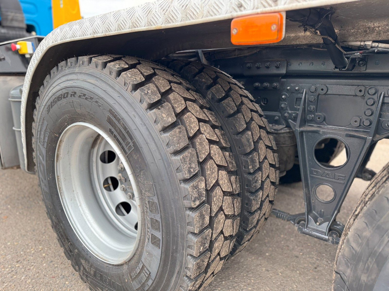 Camion ampliroll DAF CF 480 6X2 Abroller Funk 8 Stück  neue Pirelli DAF CF 480 6X2 Abroller Funk 8 Stück  neue Pirelli: photos 8