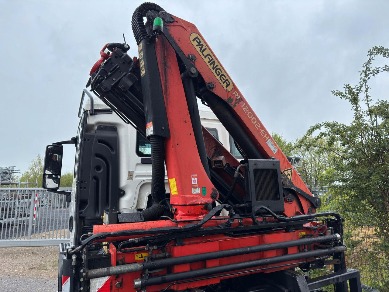 MAN 26.360 TGS Pafinger PK12002 Glaskipper 2 Trennw. - Camion grue: photos 3 MAN 26.360 TGS Pafinger PK12002 Glaskipper 2 Trennw. - Camion grue: photos 3