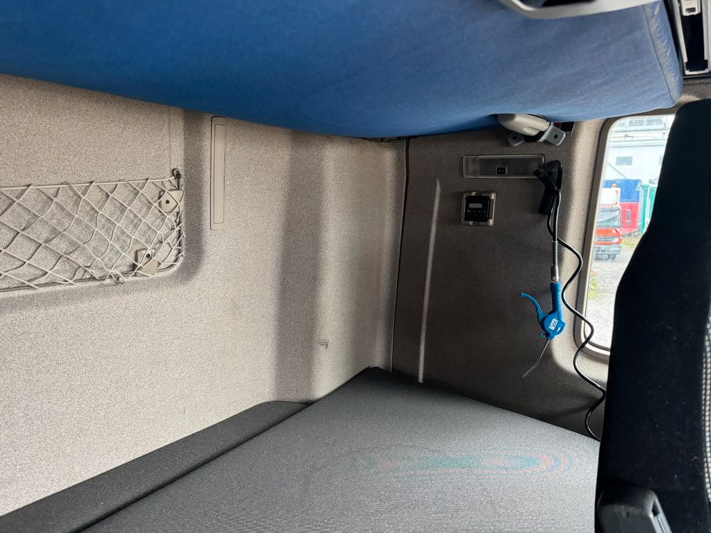 MAN 26.460 6X2 Retarder Klima Navigation guter Zust. - Camion ampliroll: photos 5 MAN 26.460 6X2 Retarder Klima Navigation guter Zust. - Camion ampliroll: photos 5