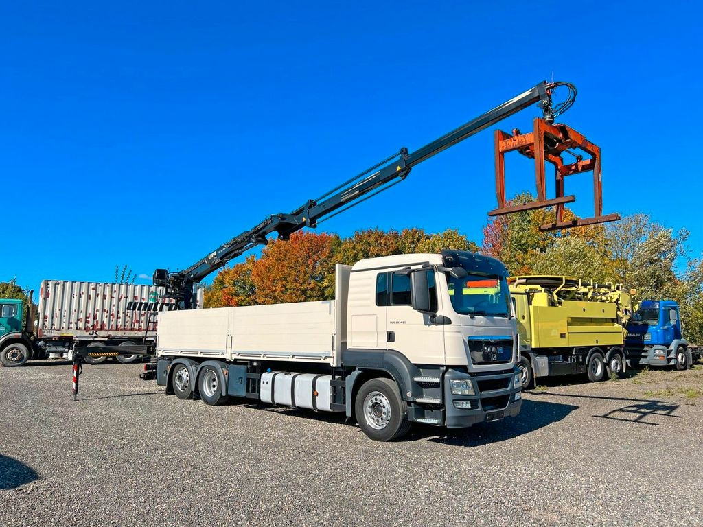 Camion grue, Camion plateau MAN 26.480 6X2 Baustoff mit Kran HIAB Top Zustand: photos 9