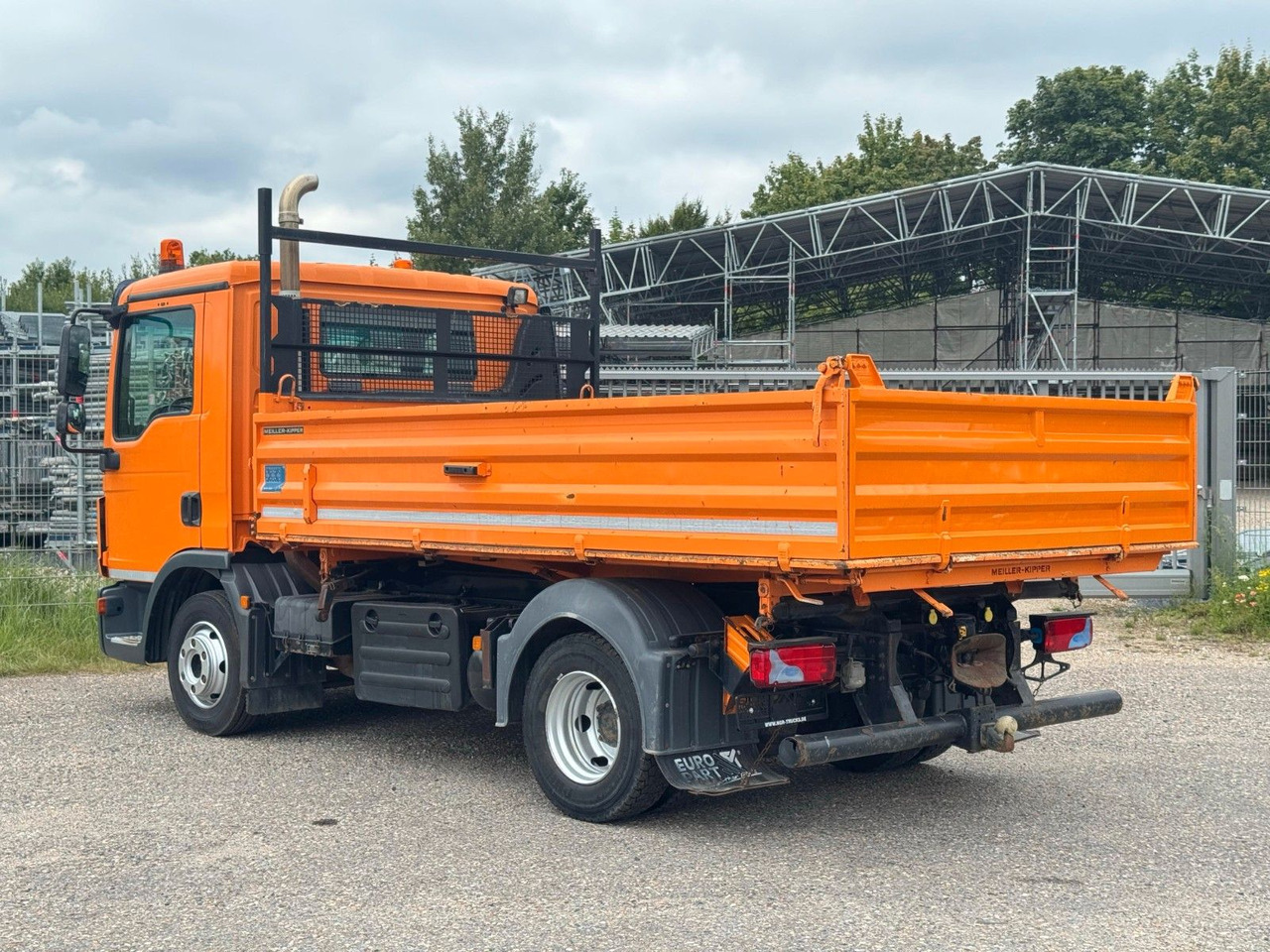 MAN 8.220 4x2 Meiller 3S. Kipper | Sperrdiff. | AHK - Camion benne: photos 4 MAN 8.220 4x2 Meiller 3S. Kipper | Sperrdiff. | AHK - Camion benne: photos 4