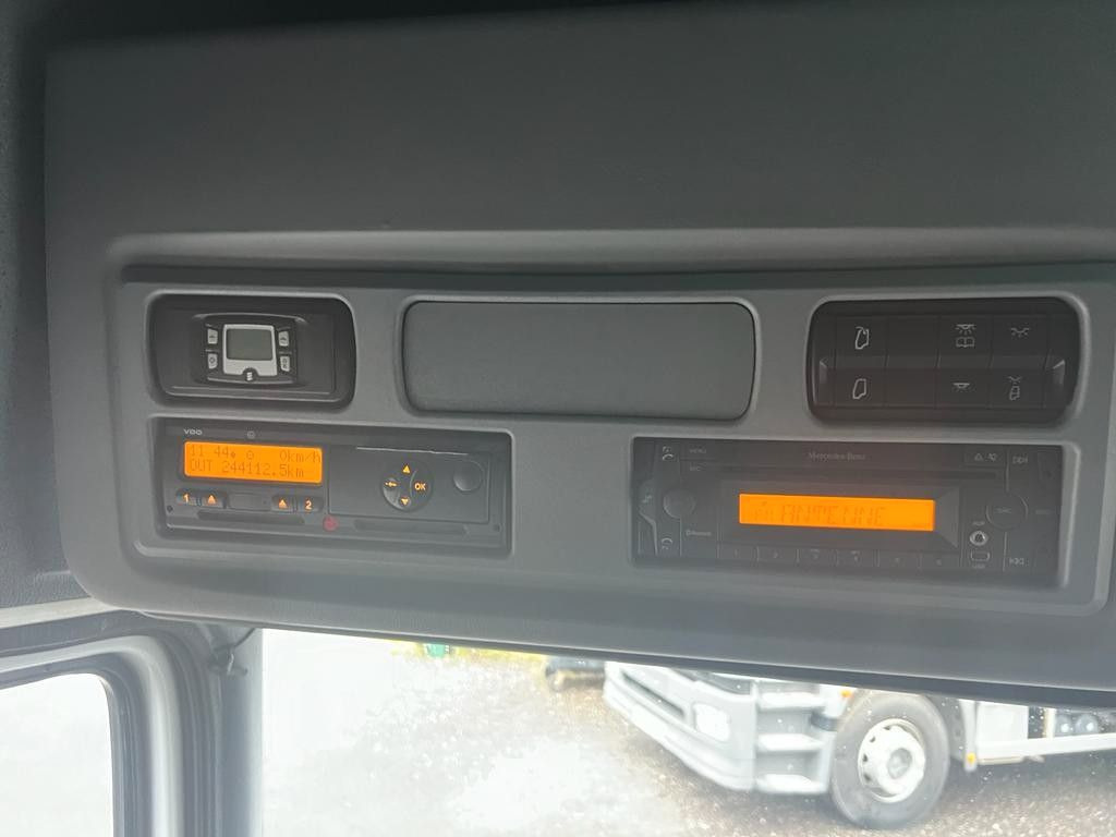 Mercedes-Benz 1324 4X2 Koffer Plane 6 to. Hebebühne Mercedes-Benz 1324 4X2 Koffer Plane 6 to. Hebebühne - Camion fourgon: photos 4 Mercedes-Benz 1324 4X2 Koffer Plane 6 to. Hebebühne Mercedes-Benz 1324 4X2 Koffer Plane 6 to. Hebebühne - Camion fourgon: photos 4